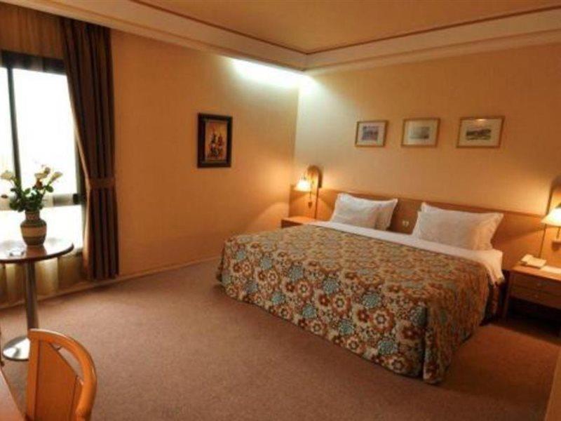 Hotel Wassim Fez Bagian luar foto